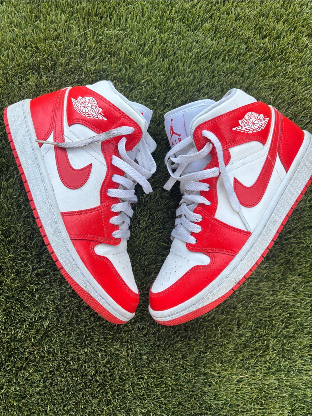 Jordan Air Jordan 1 Mid Red & White Sneakers US 1.5